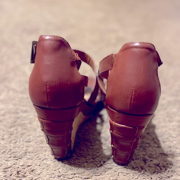 Brown Sandals - Picture 2 of 5